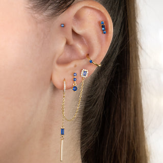 Composition de Boucle d'oreille chaine double strass bleu