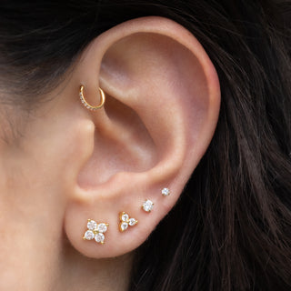 Composition de piercing strass avec un anti-hélix